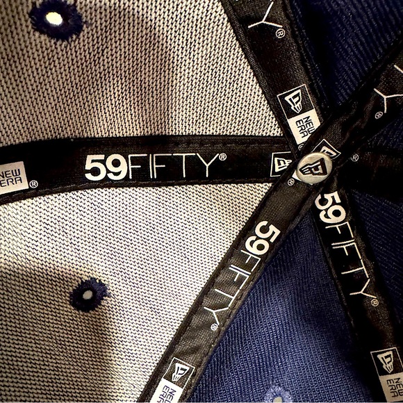 New Era Milwaukee Brewers Fitted Hat - Picture 3 of 6